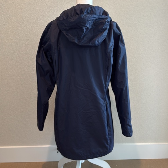 Brand new never worn Columbia navy light weight raincoat. Size large. - Picture 3 of 9